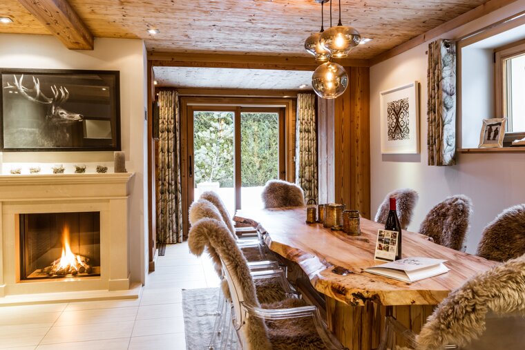 Au Bon Coin Apartment, Chamonix Centre dining room